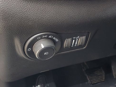 Used 2023 Jeep Compass Latitude AWD/4WD image 10