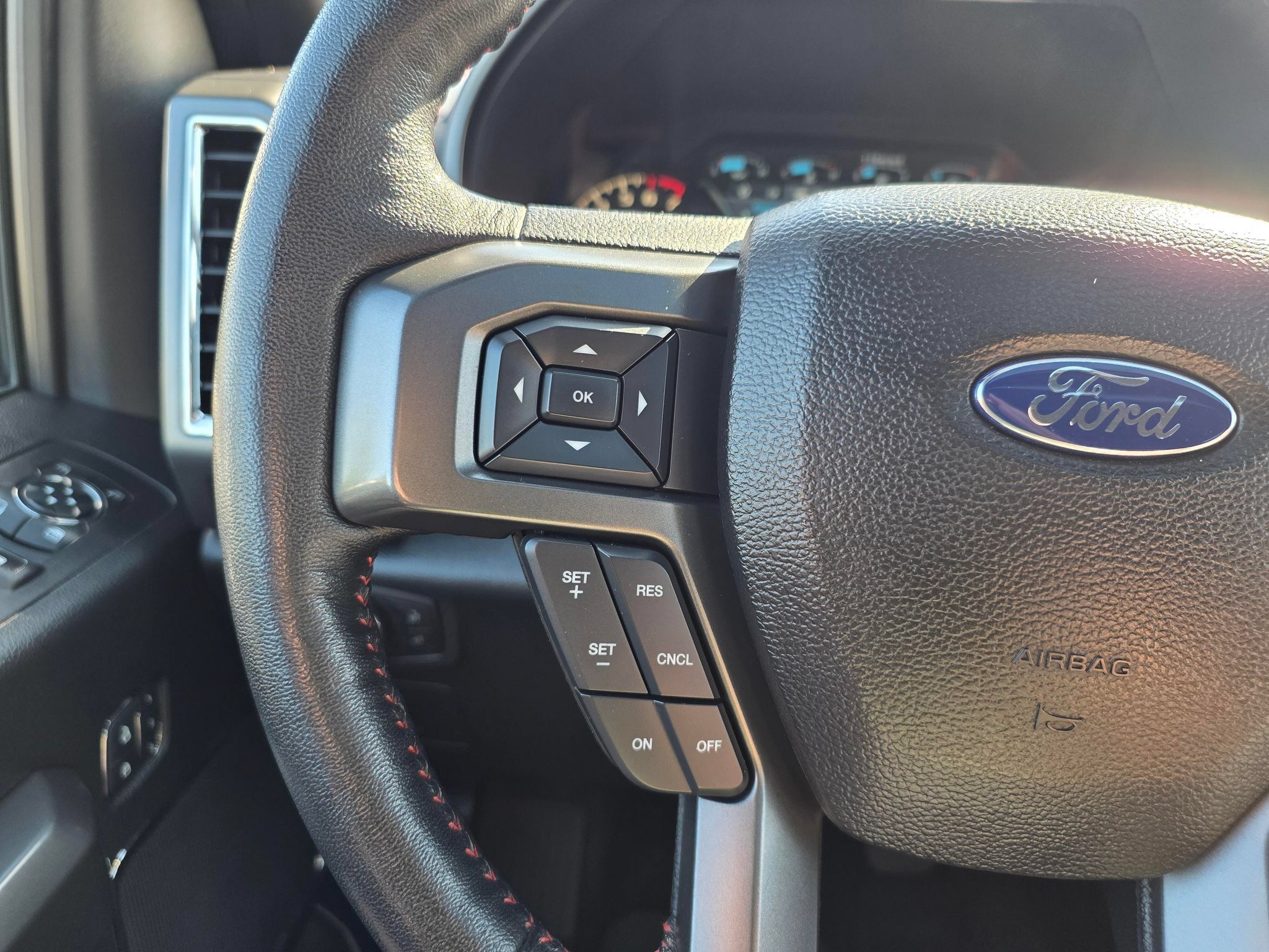 Used 2016 Ford F150 Lariat w/ Equipment Group 502A Luxury AWD/4WD image 22
