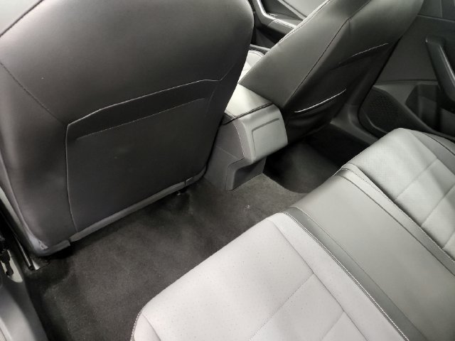 Used 2025 Volkswagen Jetta SE FWD image 21