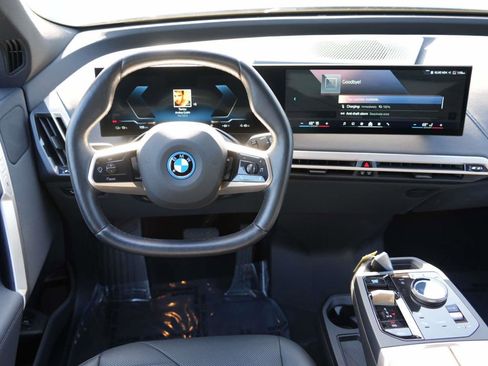 Used 2025 BMW iX xDrive50 image 8