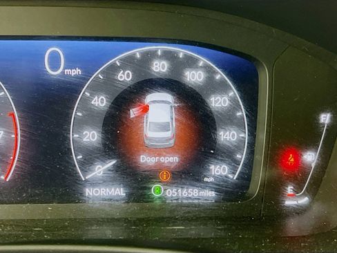 Used 2022 Honda Civic Touring image 12