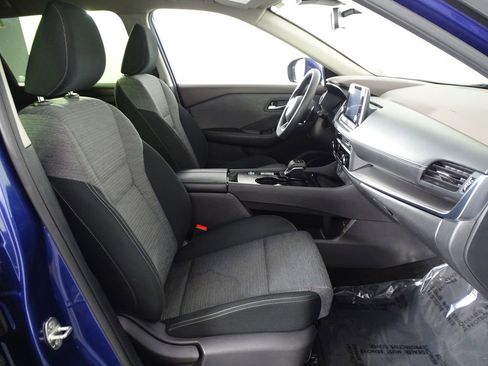 Used 2023 Nissan Rogue SV image 14