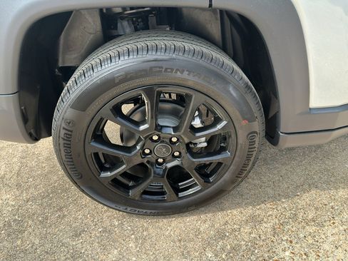 New 2026 Jeep Compass Latitude AWD/4WD image 9