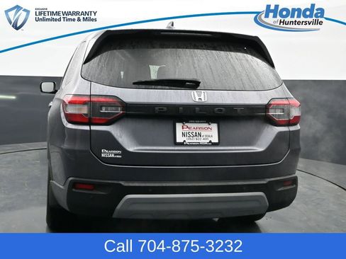 Used 2025 Honda Pilot EX-L image 2
