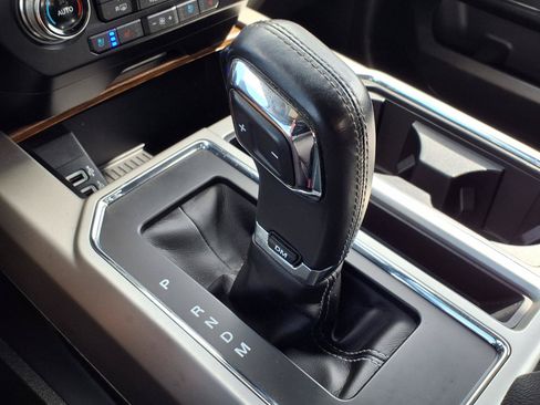 Used 2018 Ford F150 Lariat w/ Equipment Group 502A Luxury AWD/4WD image 14