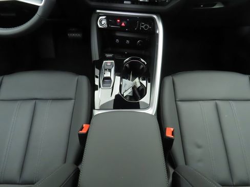 Used 2025 Audi Q5 Premium Plus w/ Premium Plus image 17