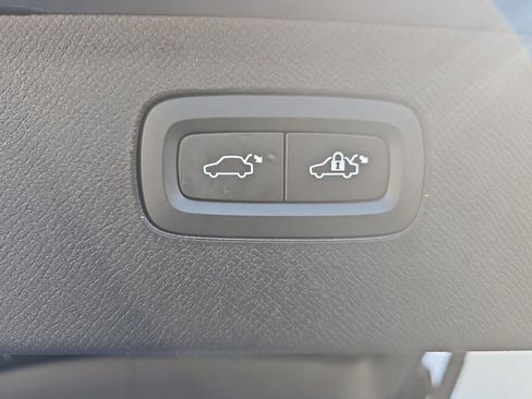 Used 2023 Volvo XC90 B6 Plus w/ Protection Package Premier image 19