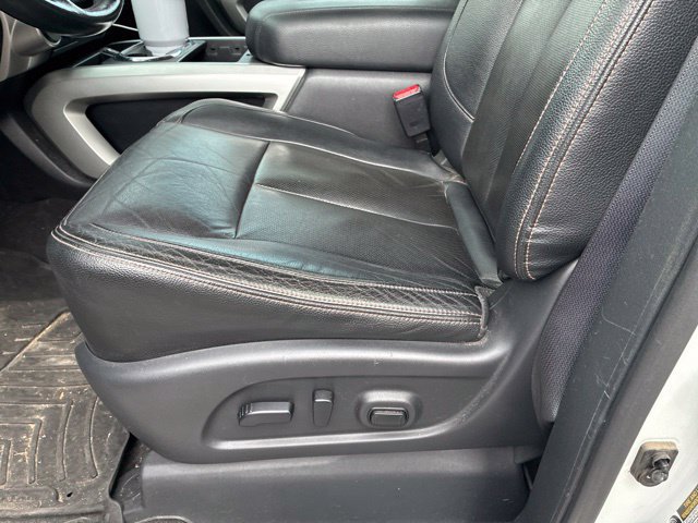 Used 2019 Nissan Titan SV w/ SV Convenience Package AWD/4WD image 13