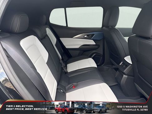 Used 2025 Chevrolet Equinox EV LT image 13