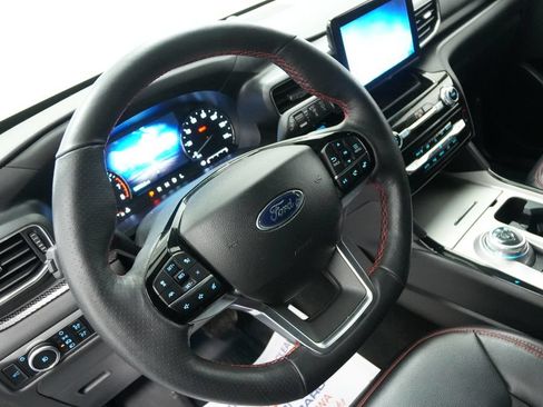 Used 2023 Ford Explorer ST-Line w/ Class IV Trailer Tow Package AWD/4WD image 13
