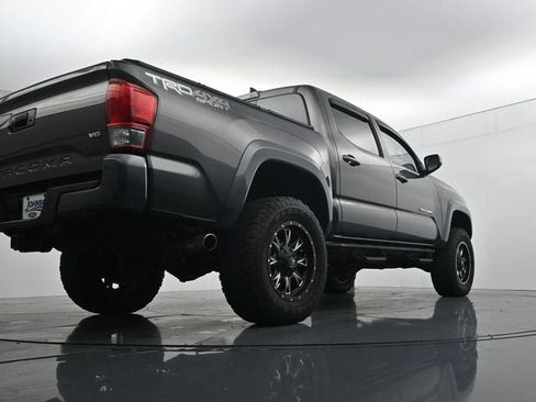 Used 2017 Toyota Tacoma TRD Sport AWD/4WD image 33