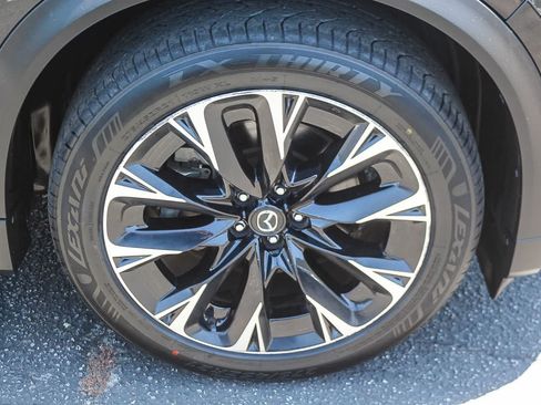 Used 2024 MAZDA CX-90 Plug-In Hybrid w/ Premium Pkg AWD/4WD image 12