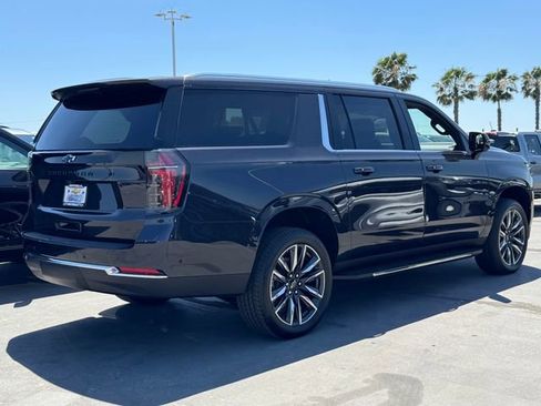 New 2026 Chevrolet Suburban LS w/ LS Custom Edition RWD image 4