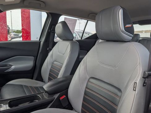 Used 2023 Nissan Kicks SR w/ SR Premium Package FWD image 7