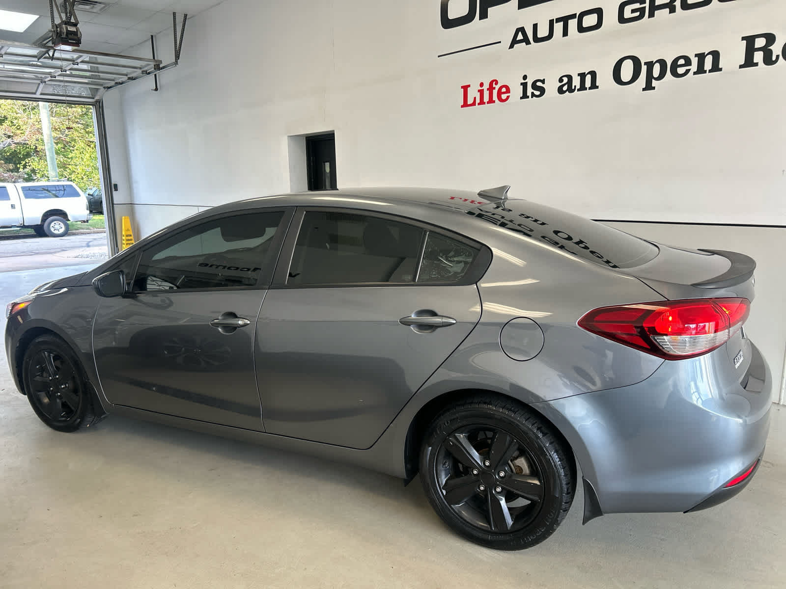 Used 2018 Kia Forte S FWD image 2