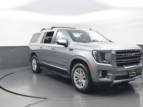 Used 2023 GMC Yukon XL SLT AWD/4WD image 3