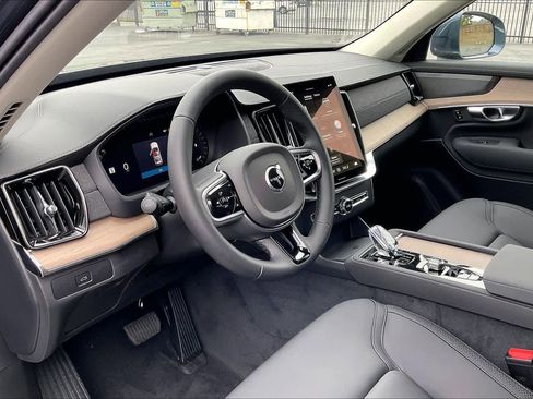 New 2026 Volvo XC90 B5 Plus image 8