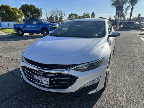 Used 2019 Chevrolet Malibu LT w/ Driver Confidence Package II image 1