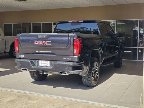 Used 2024 GMC Sierra 1500 AT4 w/ Technology Package AWD/4WD image 7