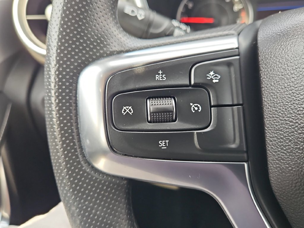 Used 2025 Chevrolet Blazer LT FWD image 18