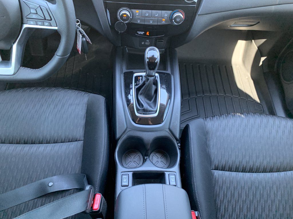 Used 2019 Nissan Rogue S w/ Special Edition Package FWD image 21
