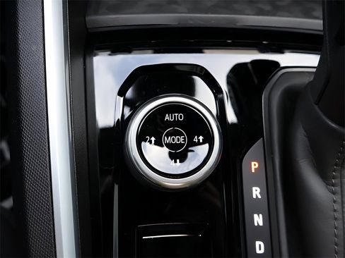 Used 2024 Chevrolet Colorado Trail Boss w/ Technology Package image 27