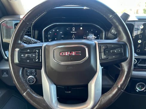 Used 2022 GMC Sierra 1500 SLT AWD/4WD image 17
