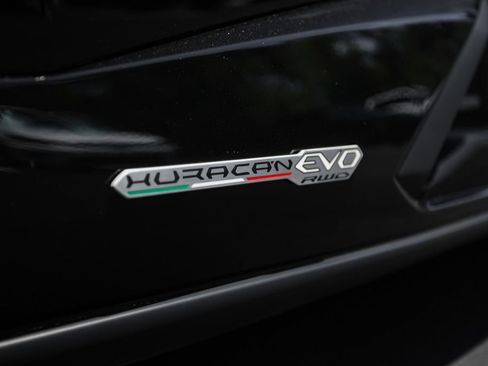 Used 2020 Lamborghini Huracan EVO RWD image 19