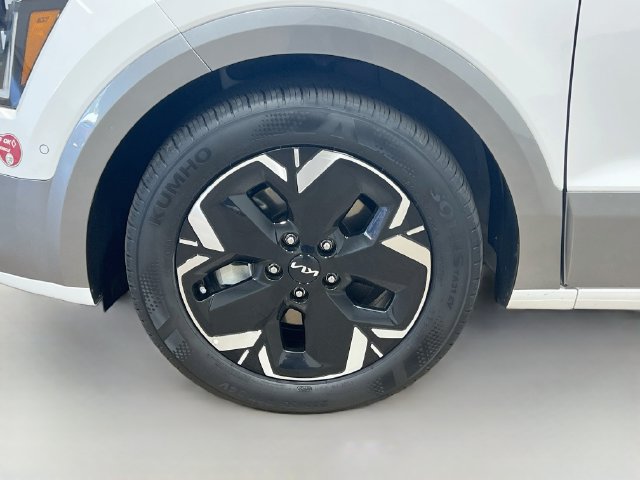 Certified 2023 Kia Niro Wave FWD image 33