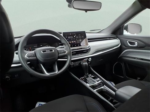 Used 2023 Jeep Compass Sport image 11