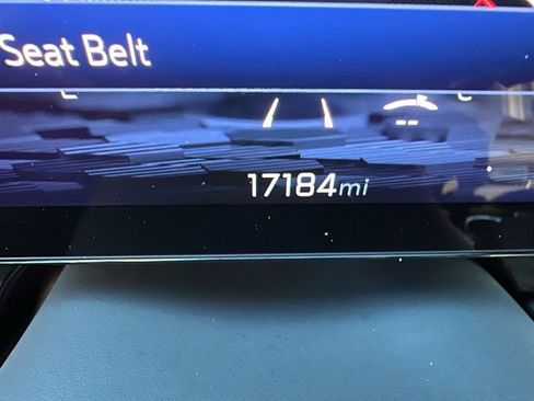 Used 2025 Chevrolet Suburban Z71 w/ Comfort Package AWD/4WD image 16