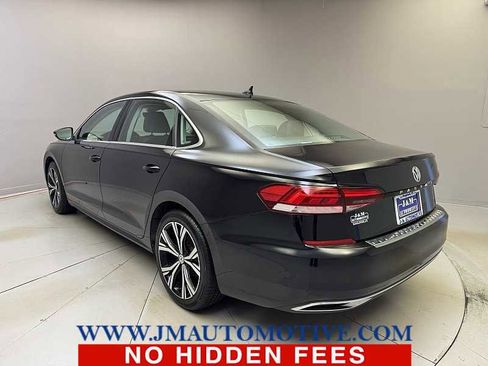 Used 2022 Volkswagen Passat 2.0T SE FWD image 3