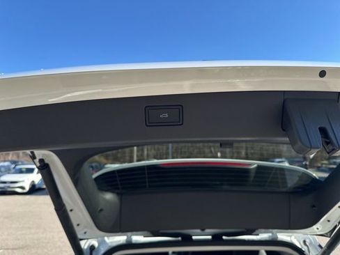 New 2026 Volkswagen Tiguan SE AWD/4WD image 9