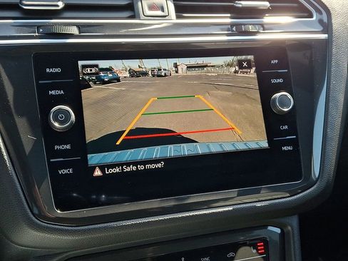 Certified 2024 Volkswagen Tiguan SE R-Line AWD/4WD image 18