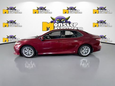 Used 2018 Toyota Camry FWD image 7
