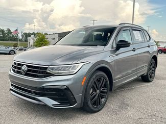 Used 2022 Volkswagen Tiguan SE R-Line FWD video 1