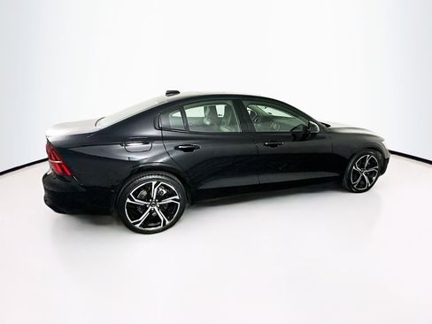 Used 2024 Volvo S60 B5 Plus image 10