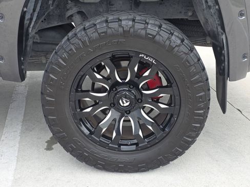 Used 2019 Toyota Tundra SR5 w/ SR5 Upgrade Package AWD/4WD image 10