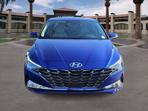 Certified 2023 Hyundai Elantra Limited image 3