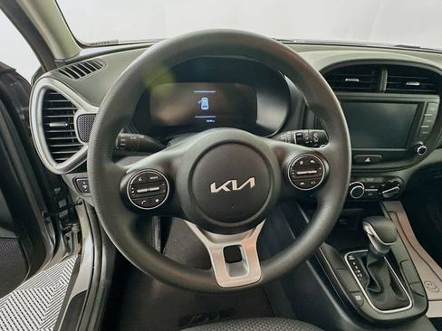 Used 2025 Kia Soul LX FWD image 16