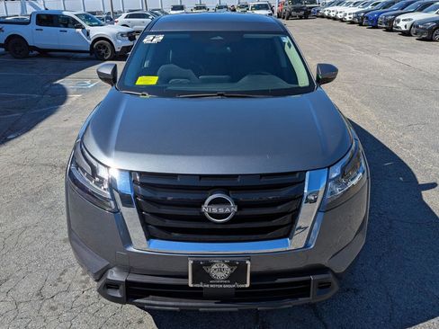Used 2022 Nissan Pathfinder S AWD/4WD image 3