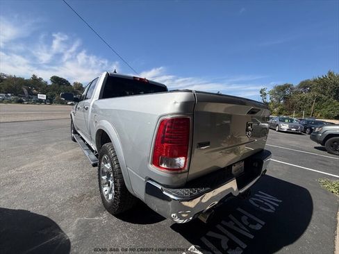 Used 2016 RAM 1500 Laramie w/ Convenience Group AWD/4WD image 5