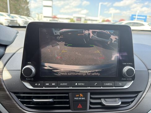 Used 2024 Nissan Altima 2.5 SV FWD image 26
