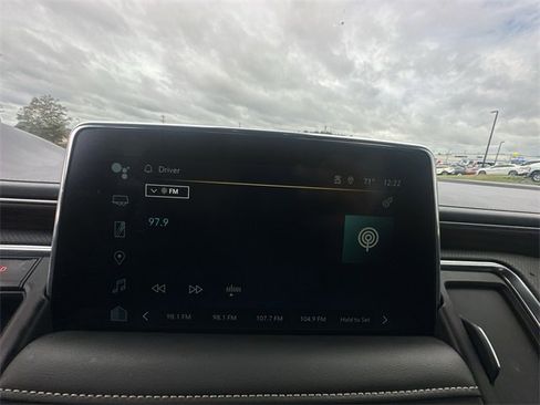 Used 2024 Chevrolet Suburban Premier image 12