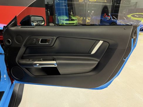 Used 2021 Ford Mustang Shelby GT500 w/ Technology Package image 35