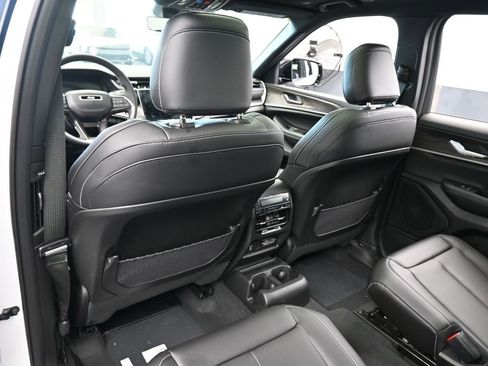 New 2025 Jeep Grand Cherokee L Limited image 29