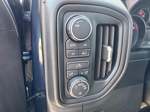 Used 2019 Chevrolet Silverado 1500 Custom w/ Custom Value Package AWD/4WD image 17