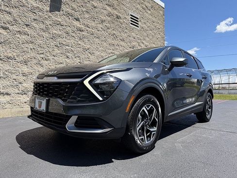 Used 2023 Kia Sportage LX AWD/4WD image 4