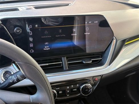 Used 2025 Chevrolet Trax LT image 12