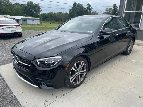 Used 2023 Mercedes-Benz E 350 4MATIC Sedan image 4